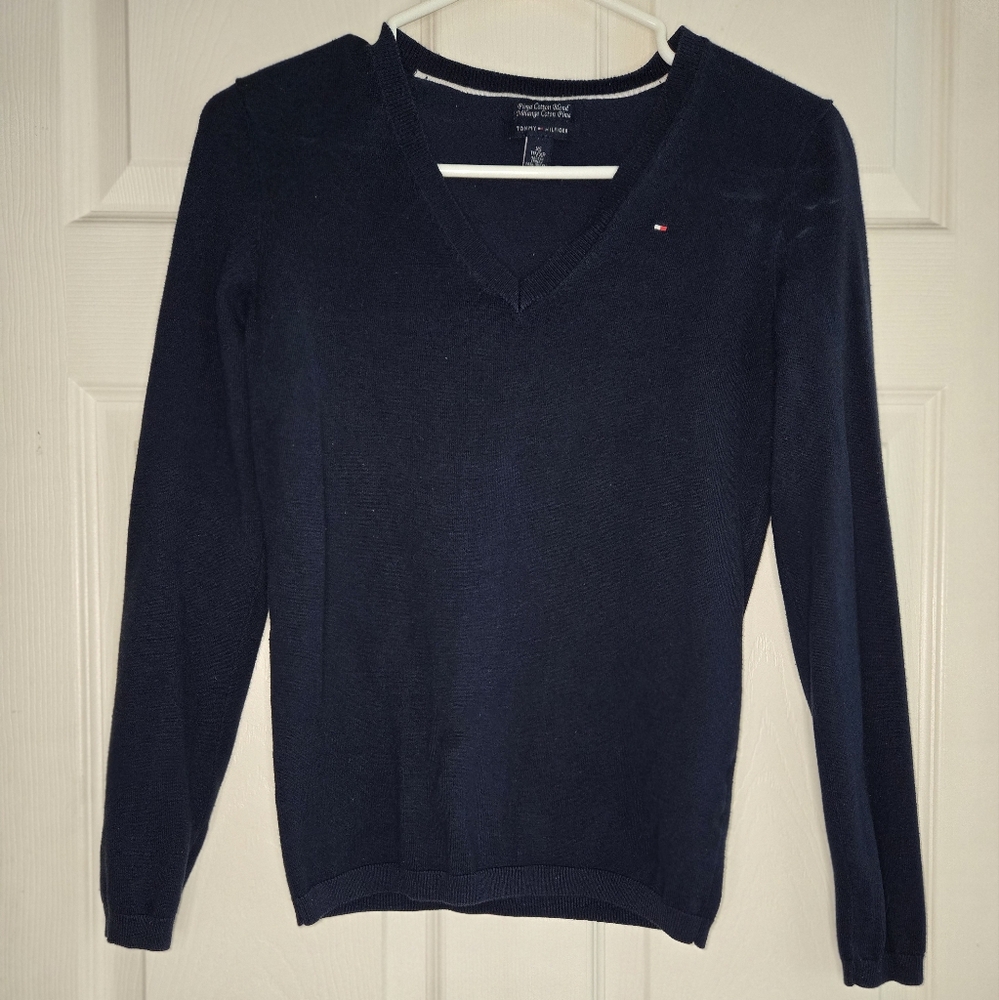 Tommy Hilfiger Women's Navy Blue V-Neck Sweater